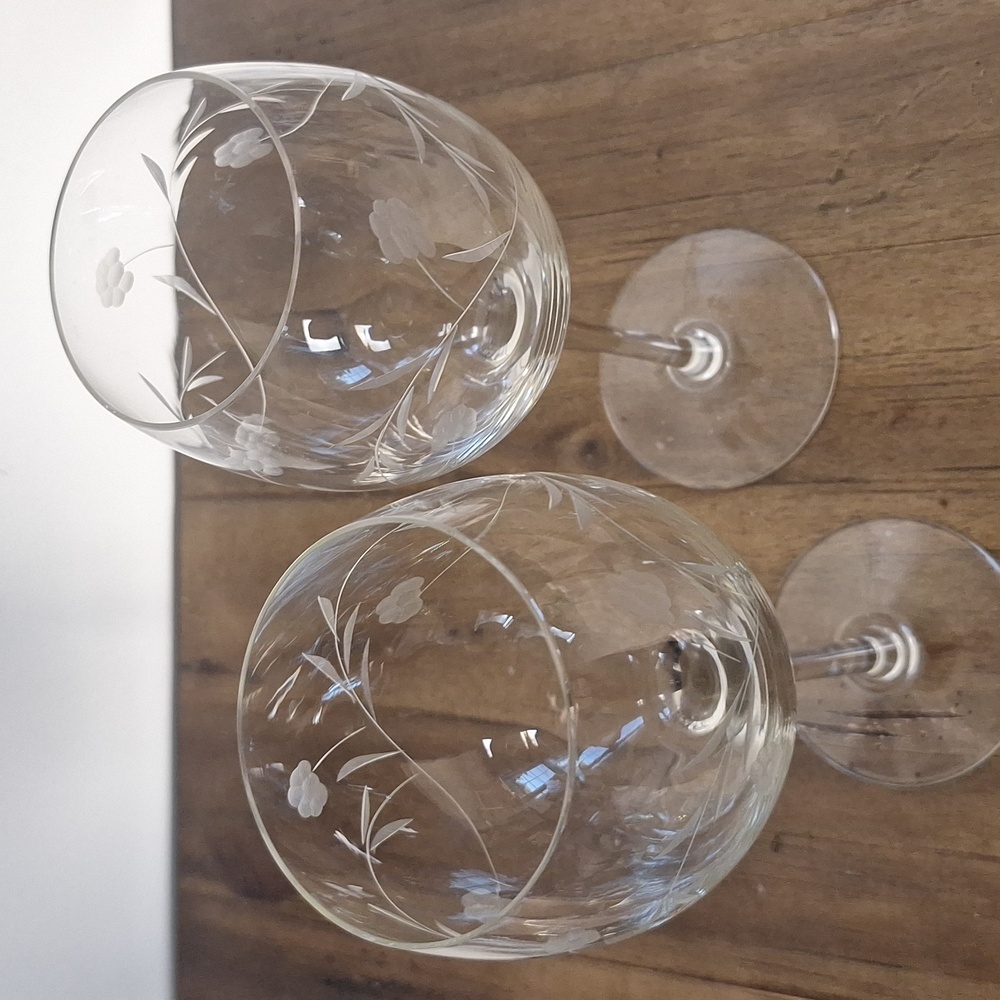 Princess House Heritage Crystal White Wine Glasses – Etched Floral (Set of 2) - Picture 6 of 8